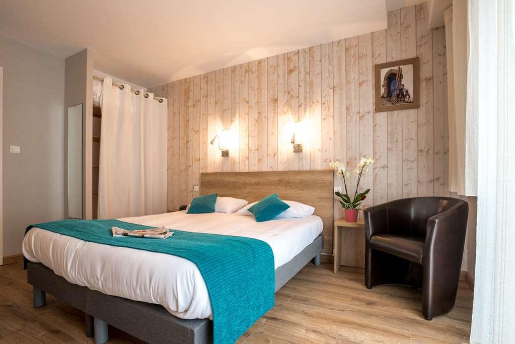 Brit Hotel Des Halles Concarneau Rom bilde